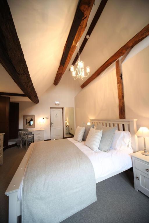 Weston Hall 4*